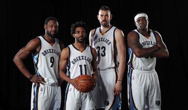 斯基拉：曼奇尼已与萨德签约1+2年，续约后年薪800万欧（斯基拉：曼奇尼加盟萨德签1+2合同，续约年薪达800万欧元）