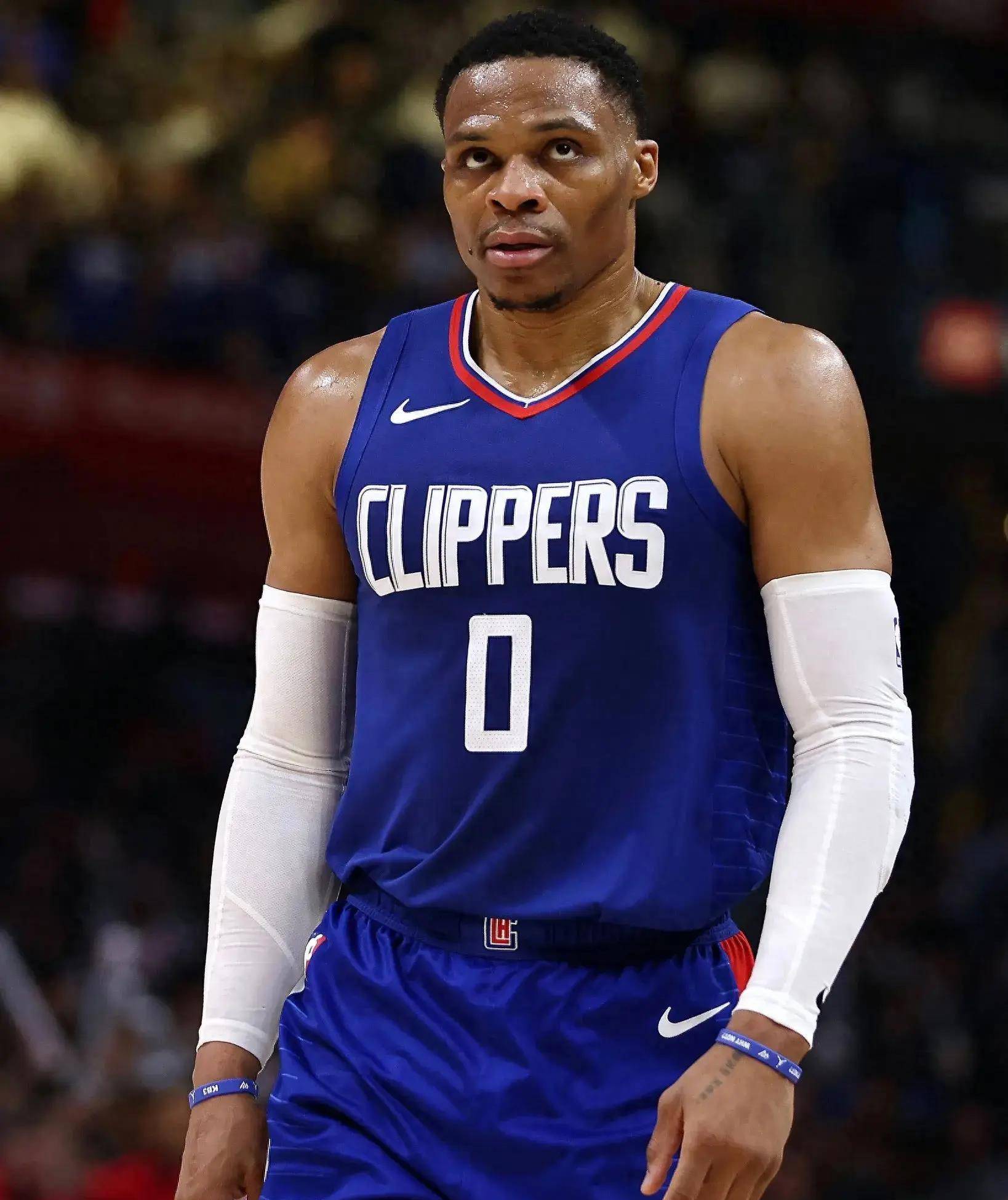 浙江队官方：赛后将为弗兰克举行告别仪式，请在赛后稍作等待（浙江队官宣：比赛结束后将为弗兰克举行告别仪式，敬请稍候）