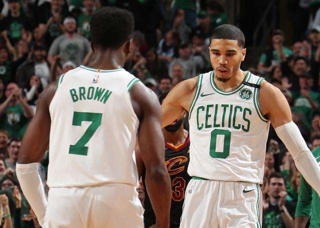 怀特0.2秒中投绝杀，迪拜欧篮联1分险胜拜仁（0.2秒压哨中投！怀特绝杀助迪拜欧篮联1分险胜拜仁）