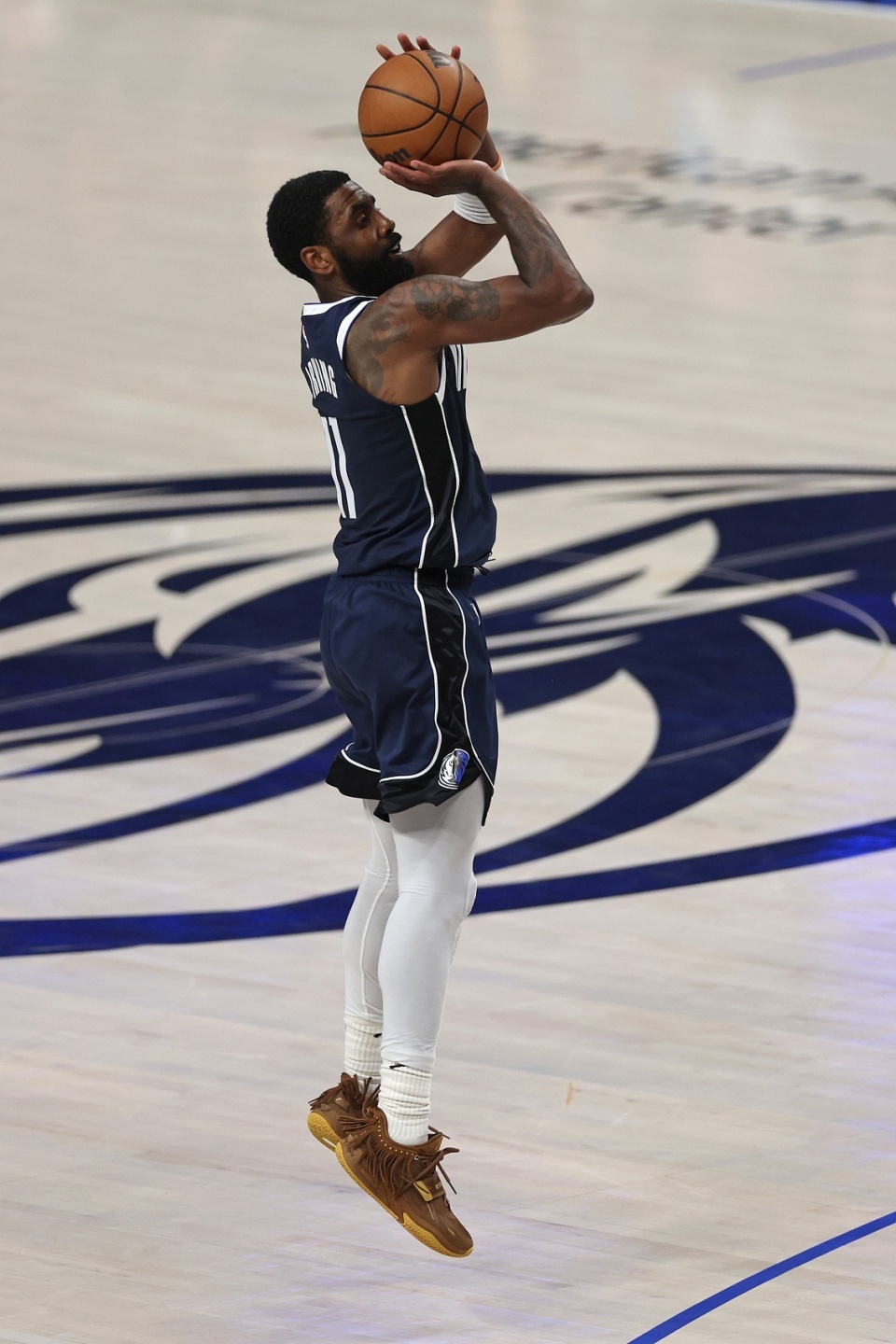 NBA新秀观察：状元秀首场表现,（NBA新秀焦点：状元首秀表现解析）