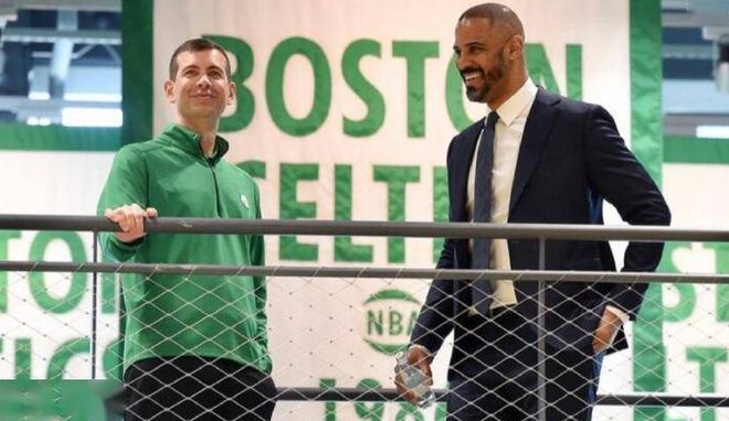 传记作者：莱万曾不满哈维的训练，他在波兰和拜仁都曾施压换帅（传记作者称：莱万不满哈维训练方式，曾在波兰与拜仁推动更换主帅）