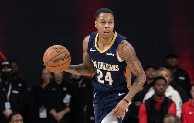 早报：皇马主场翻车，那不勒斯登意甲榜首（晨报：皇马主场失利，那不勒斯领跑意甲）