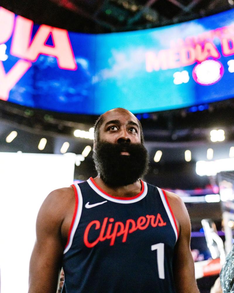 鲁尼：谢什科的控球能力还是比霍伊伦强的，未来会越来越好（鲁尼称谢什科控球胜过霍伊伦，未来更值得期待）