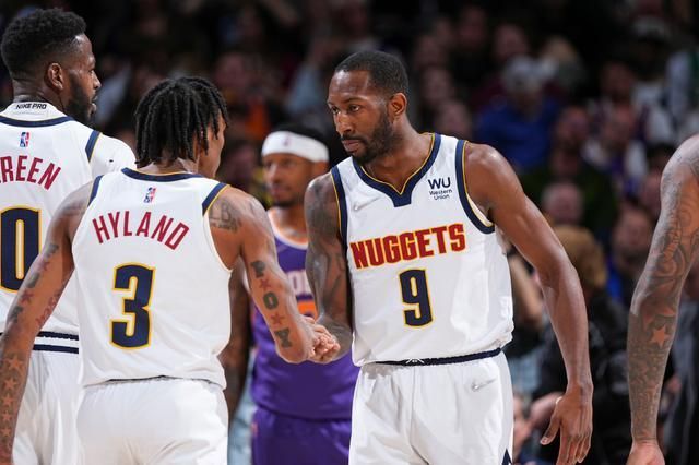 球星自曝每日训练 8 小时，坚持令人动容（每日苦练8小时，球星的坚持令人动容）