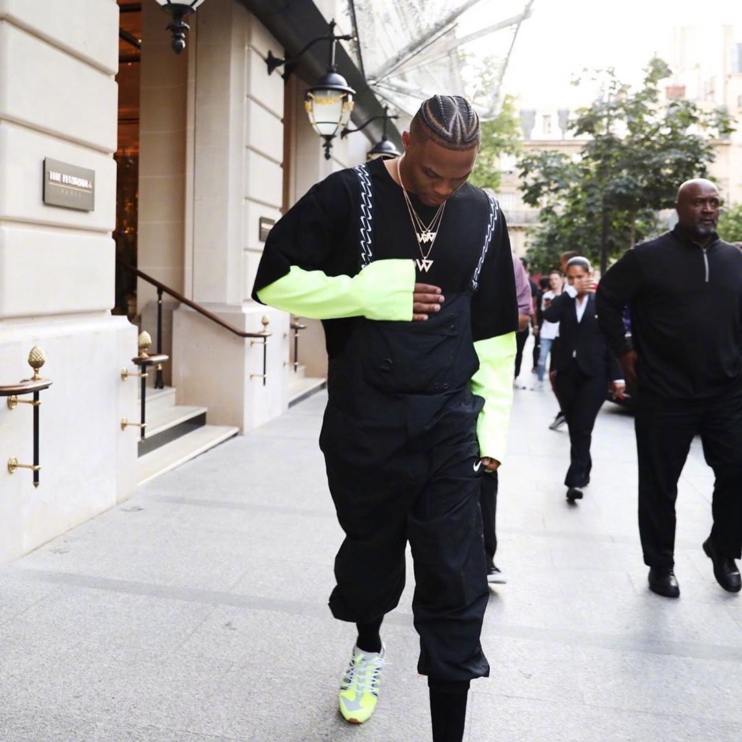 安东尼：梅西是我的偶像和标杆；拒绝拜仁还因我孩子喜欢西班牙（安东尼自述：梅西是偶像与标杆，拒绝拜仁也因孩子爱西班牙）